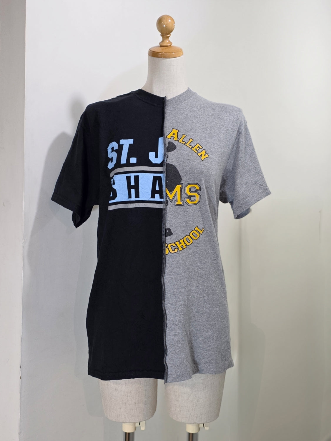 QUIITO HALF LOGO TEE