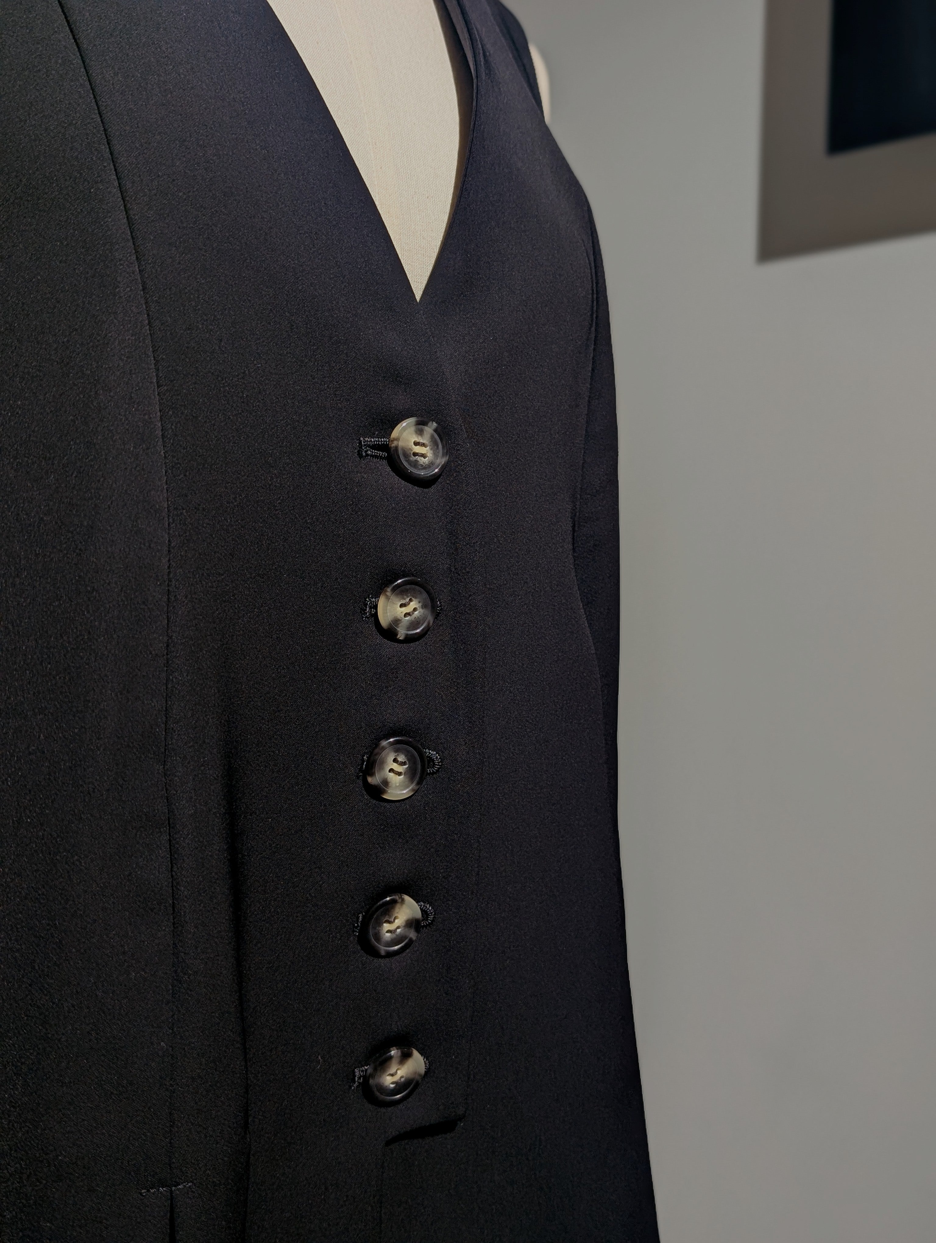 ENFOLD  FLARE VEST