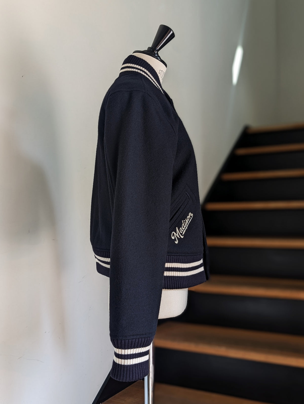 MADISONBLUE  COMPACT STADIUM BOMBER JK