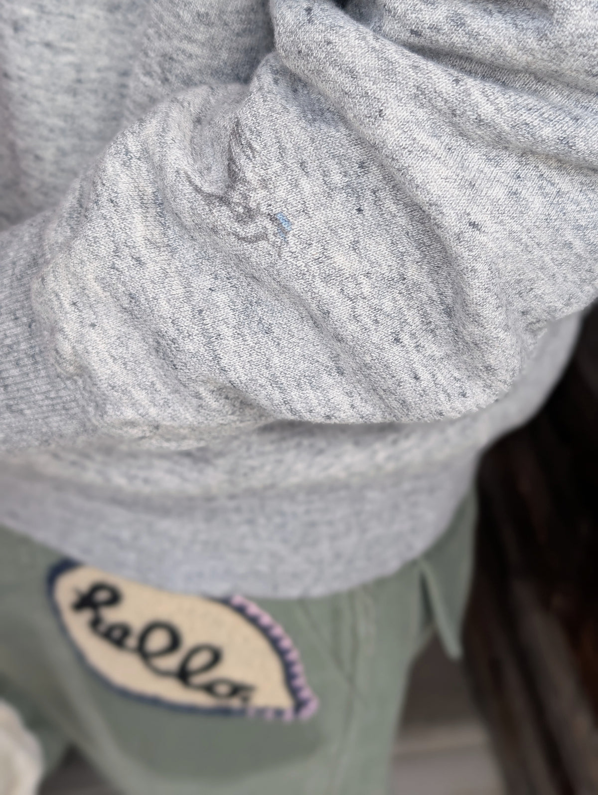 MADISONBLUE  GRAFFITI CREW NECK SWEAT