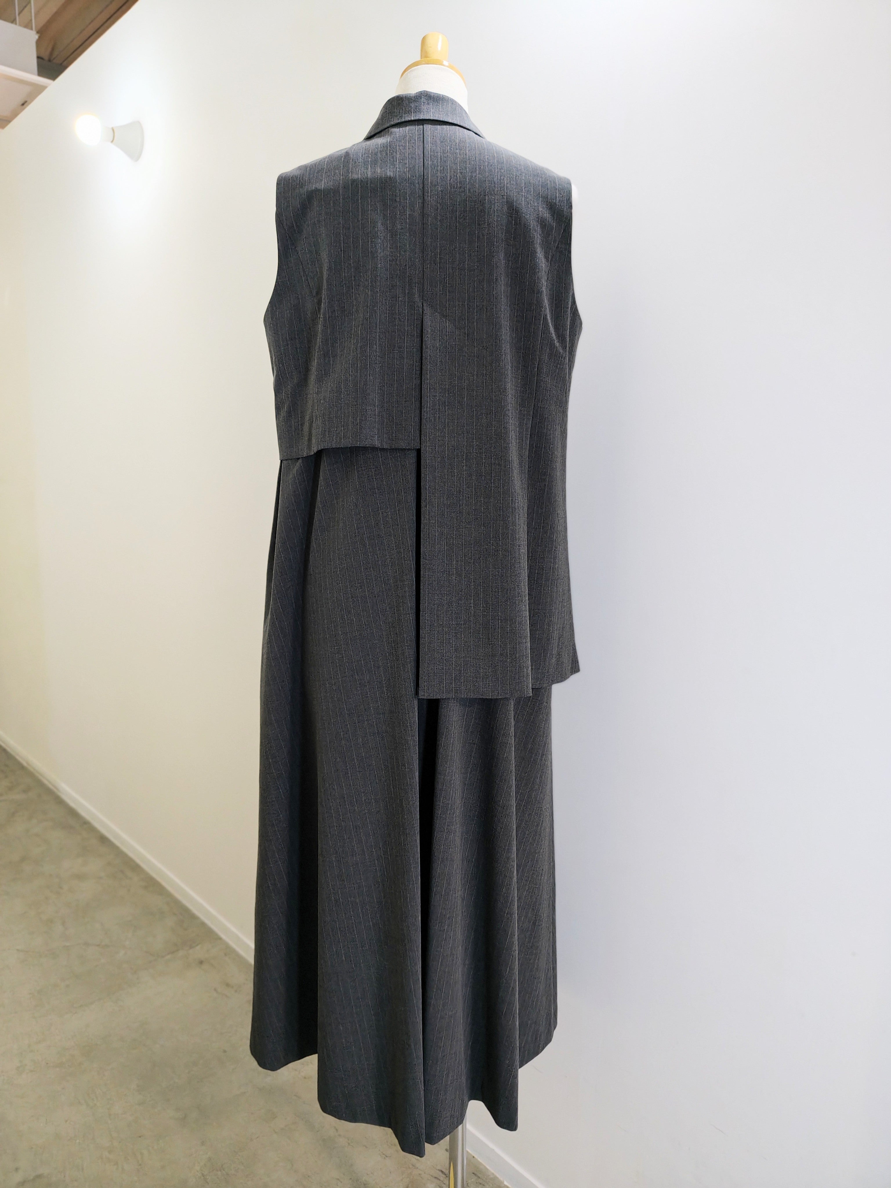 ENFOLD UMBRELLA HEM DRESS　８月