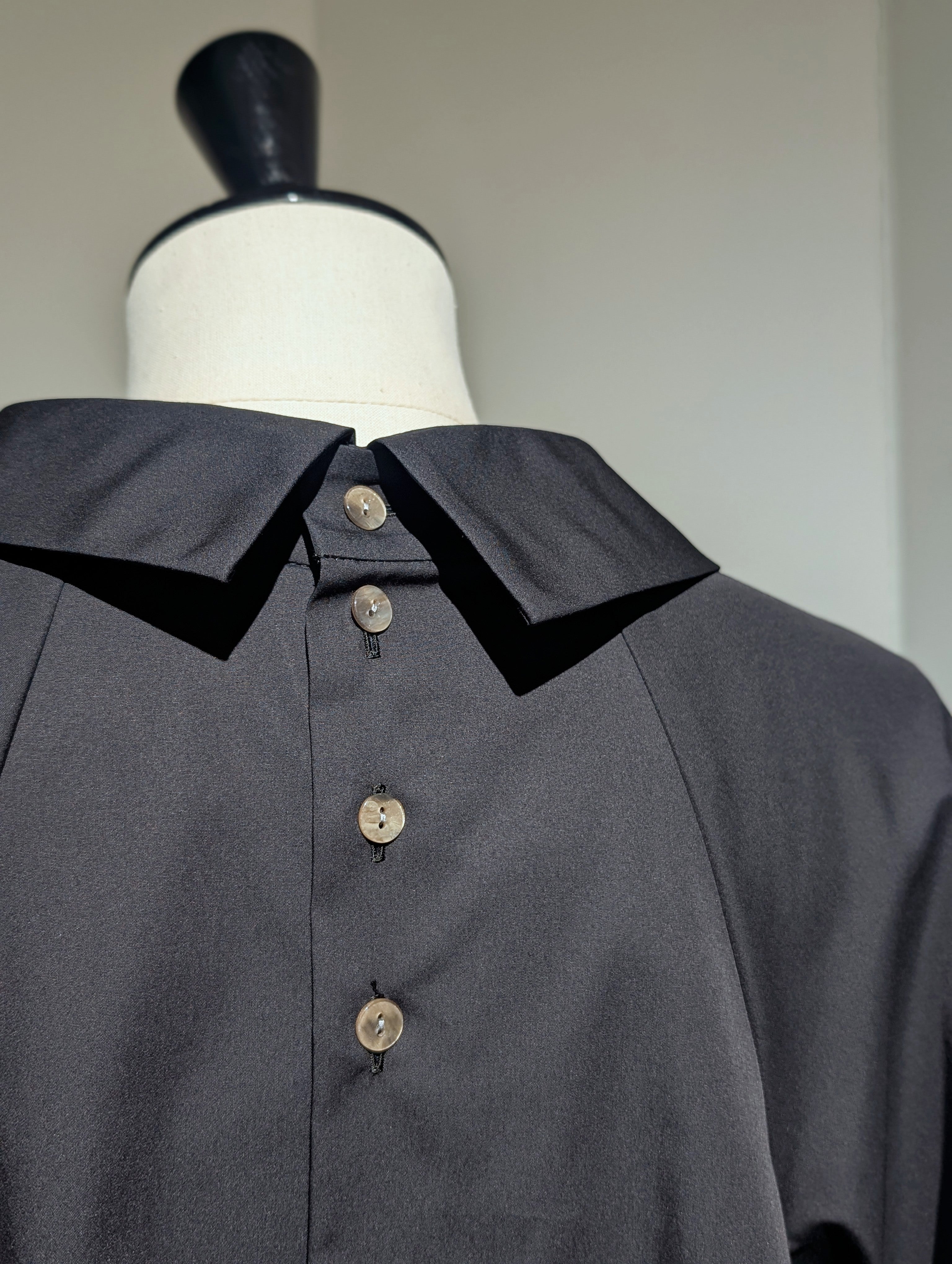 ENFOLD  HIGH-NECK BLOUSE