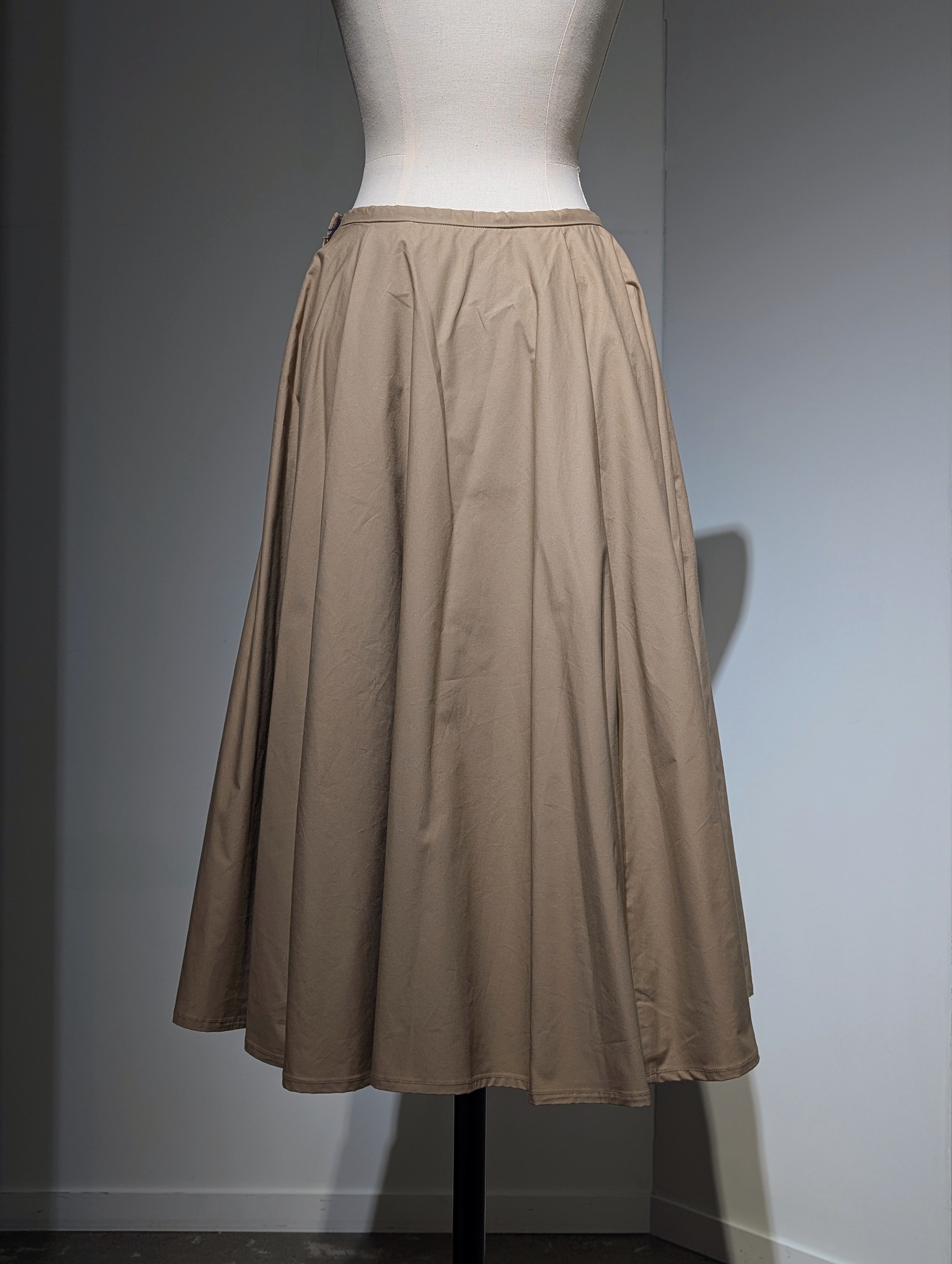 MADISONBLUE   TUCKED MI-MOLLET FLARE SKIRT