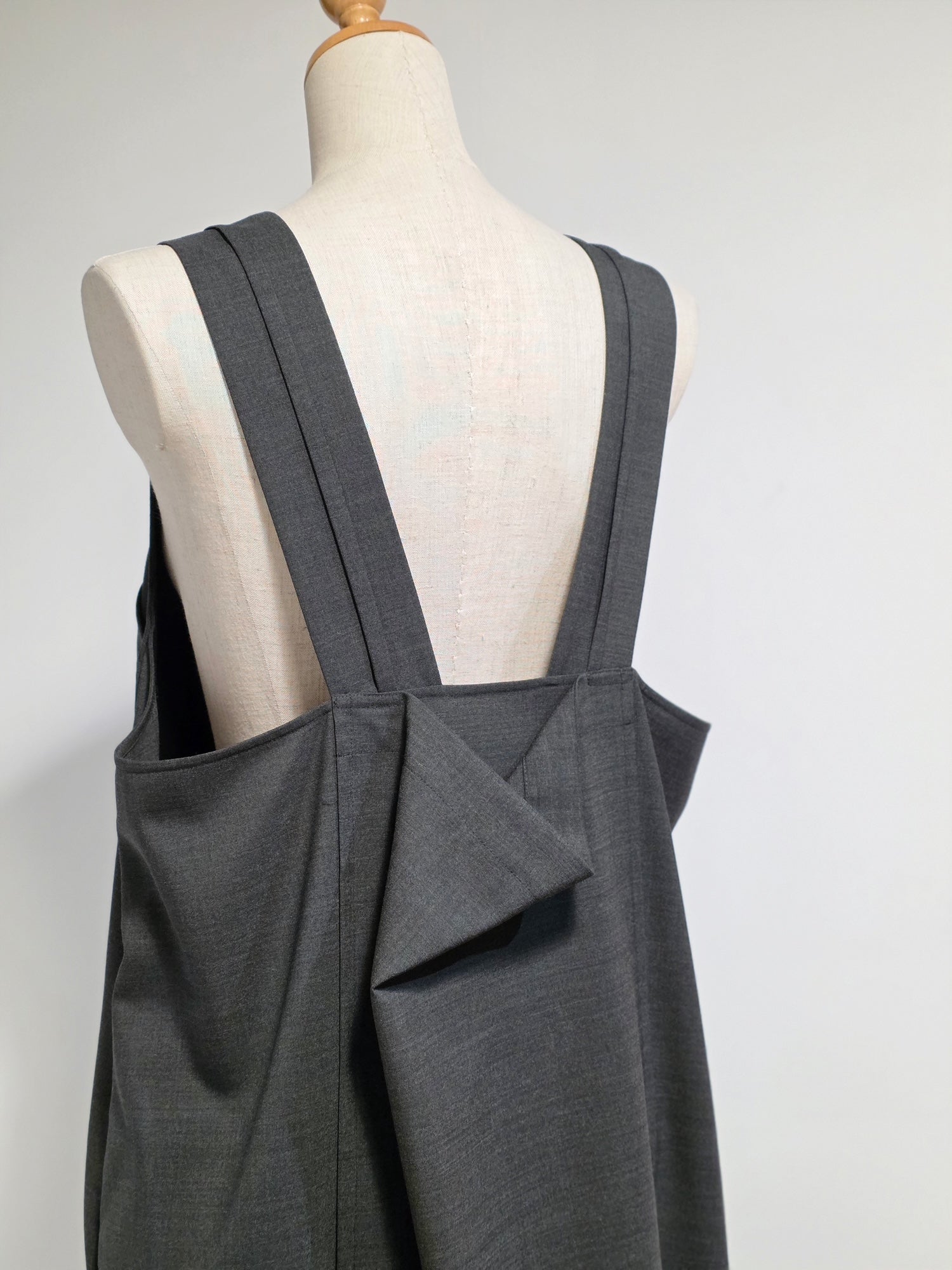 ENFOLD LAYERED-LIKE JUMPER SKIRT