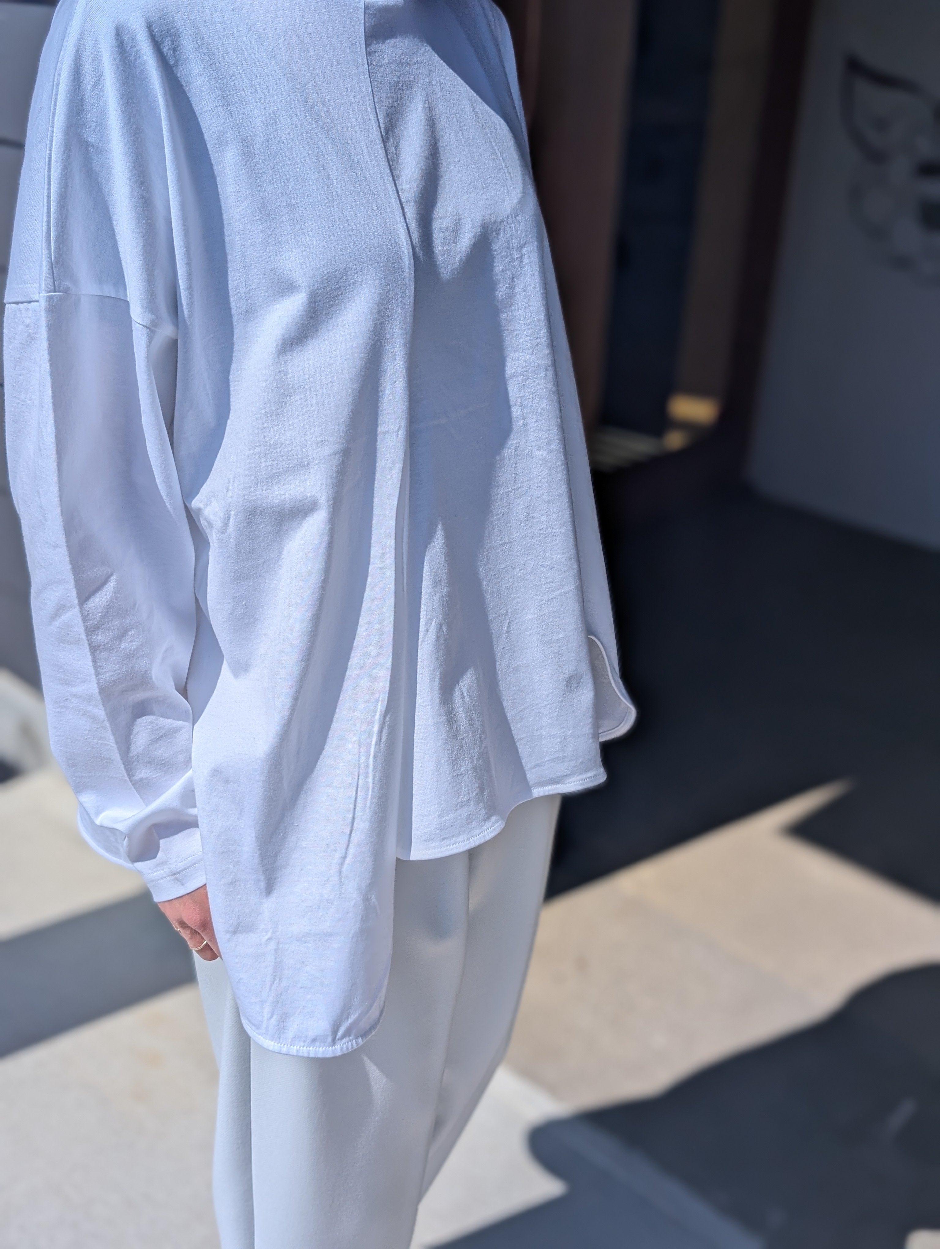 ENFOLD  ASYMMETRY DRAPE LONG-SLEEVES T-SHIRT