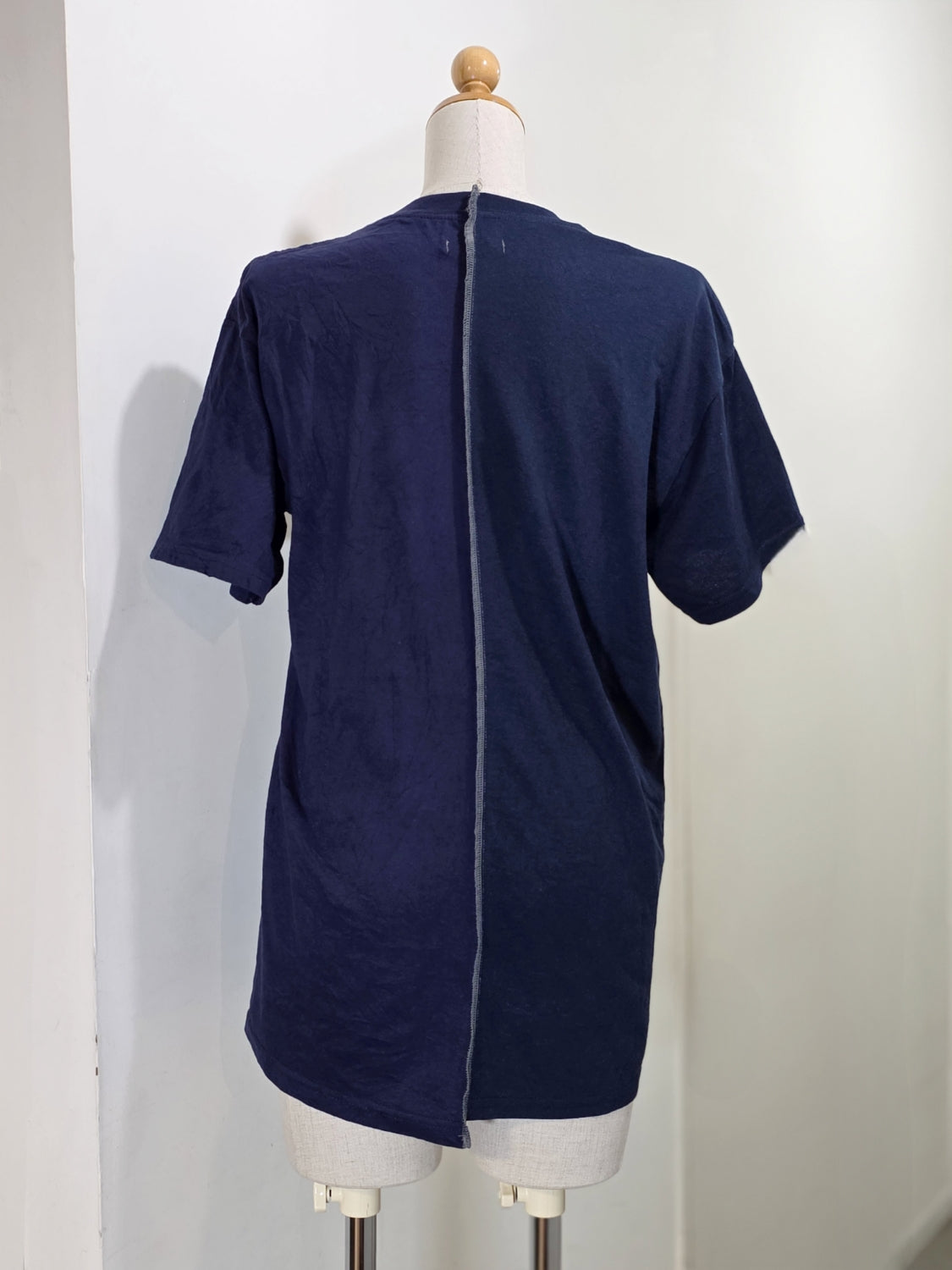 QUIITO HALF LOGO TEE