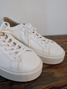 D.A.T.E.【HILL PLATFORM MONO MILK】
