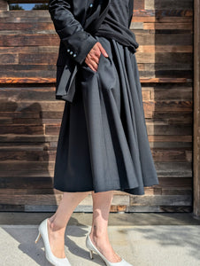 MADISONBLUE  TUCKED MI-MOLLET FLARE SKIRT W TRO