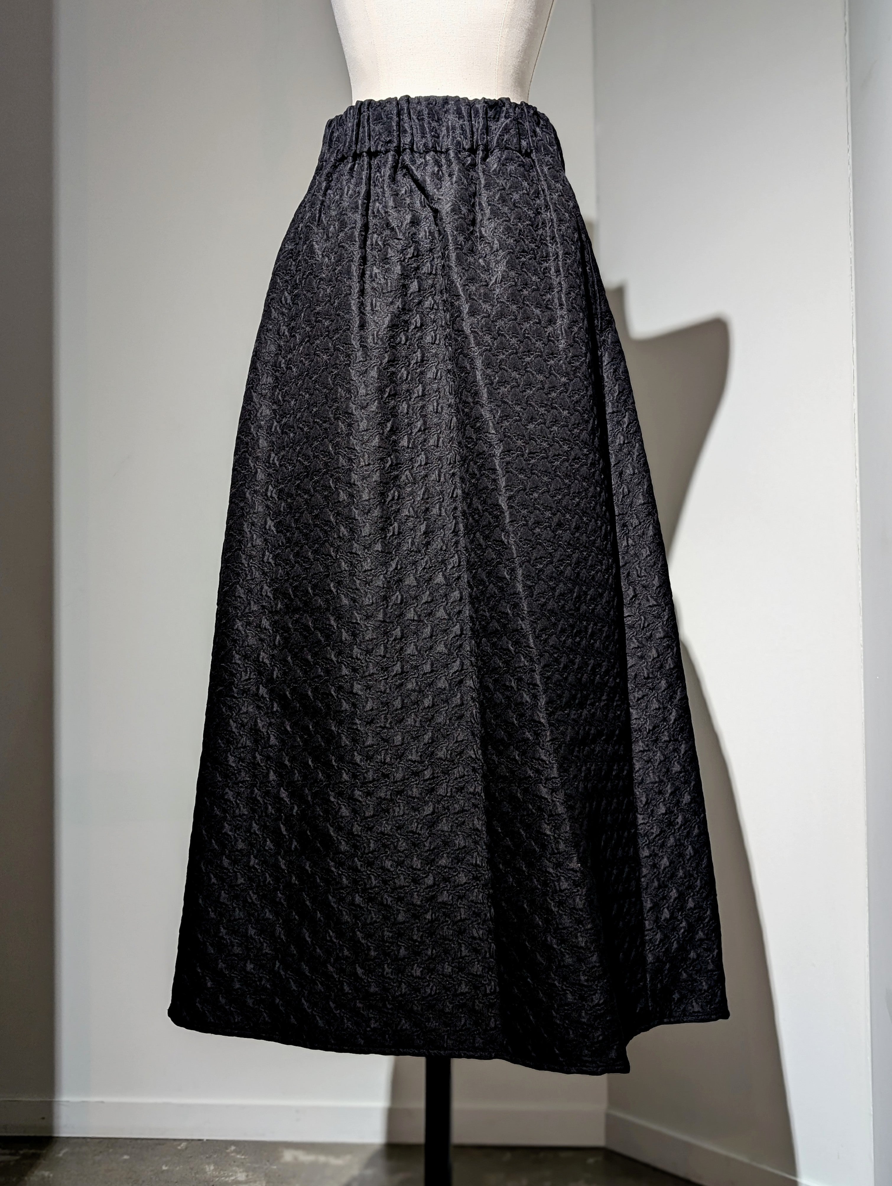 AEHRR 【Random 3-tuck draped Skirt】