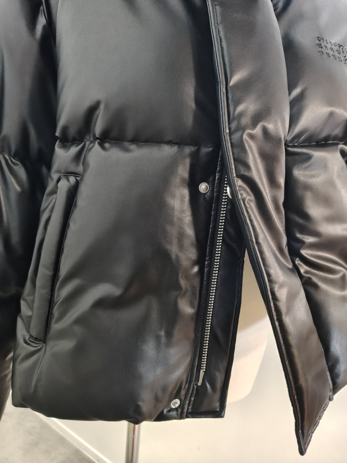 MM⑥  S52AM0368 パデッドフェイクレザージャケット