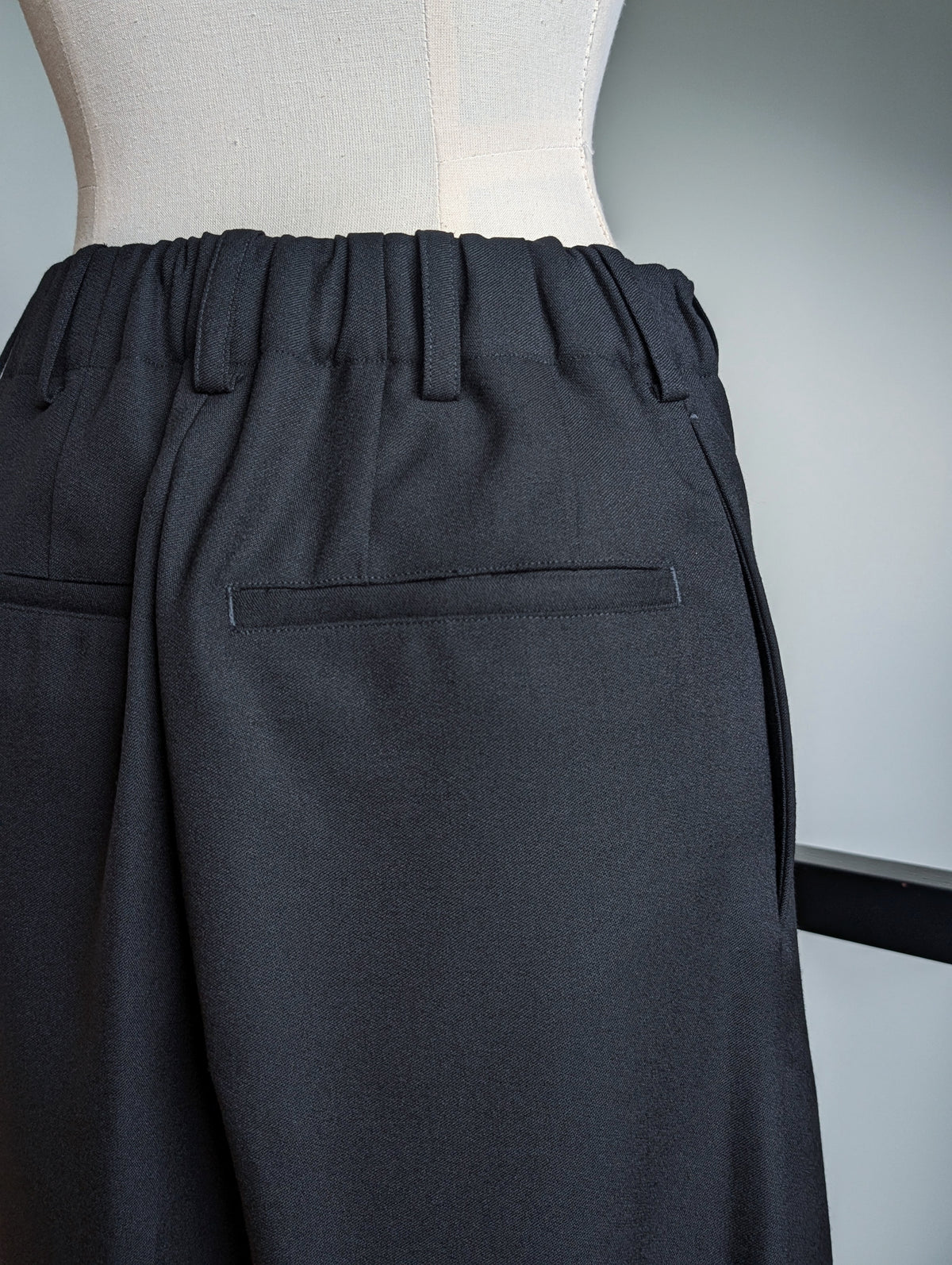 AEHRR 【089 Draping One Tuck Box Pleat Trousers】