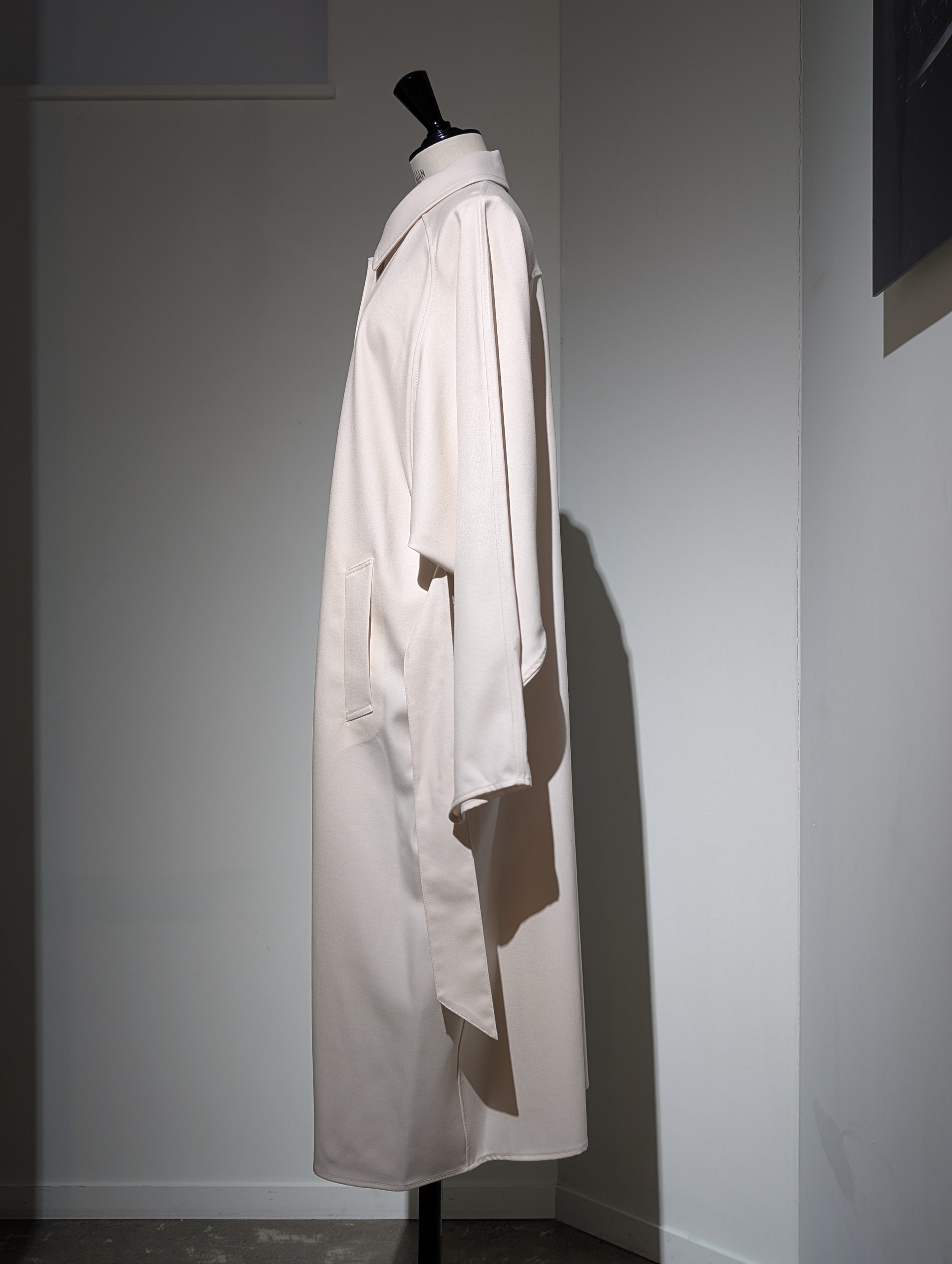 AEHRR 【Draping Yoke Raglan Sleeve Over Coat】