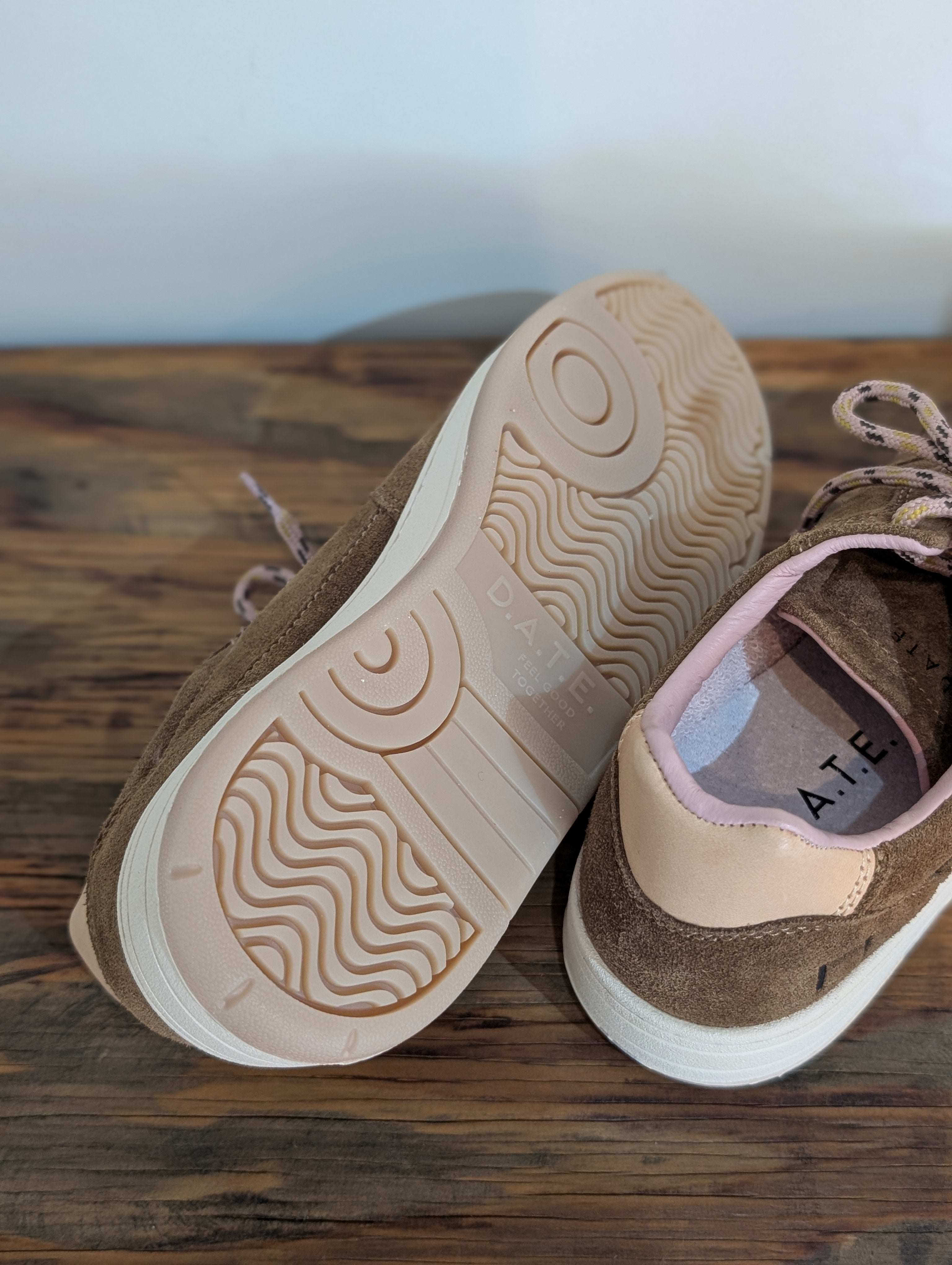 D.A.T.E.【COURT 2.0 SUEDE】