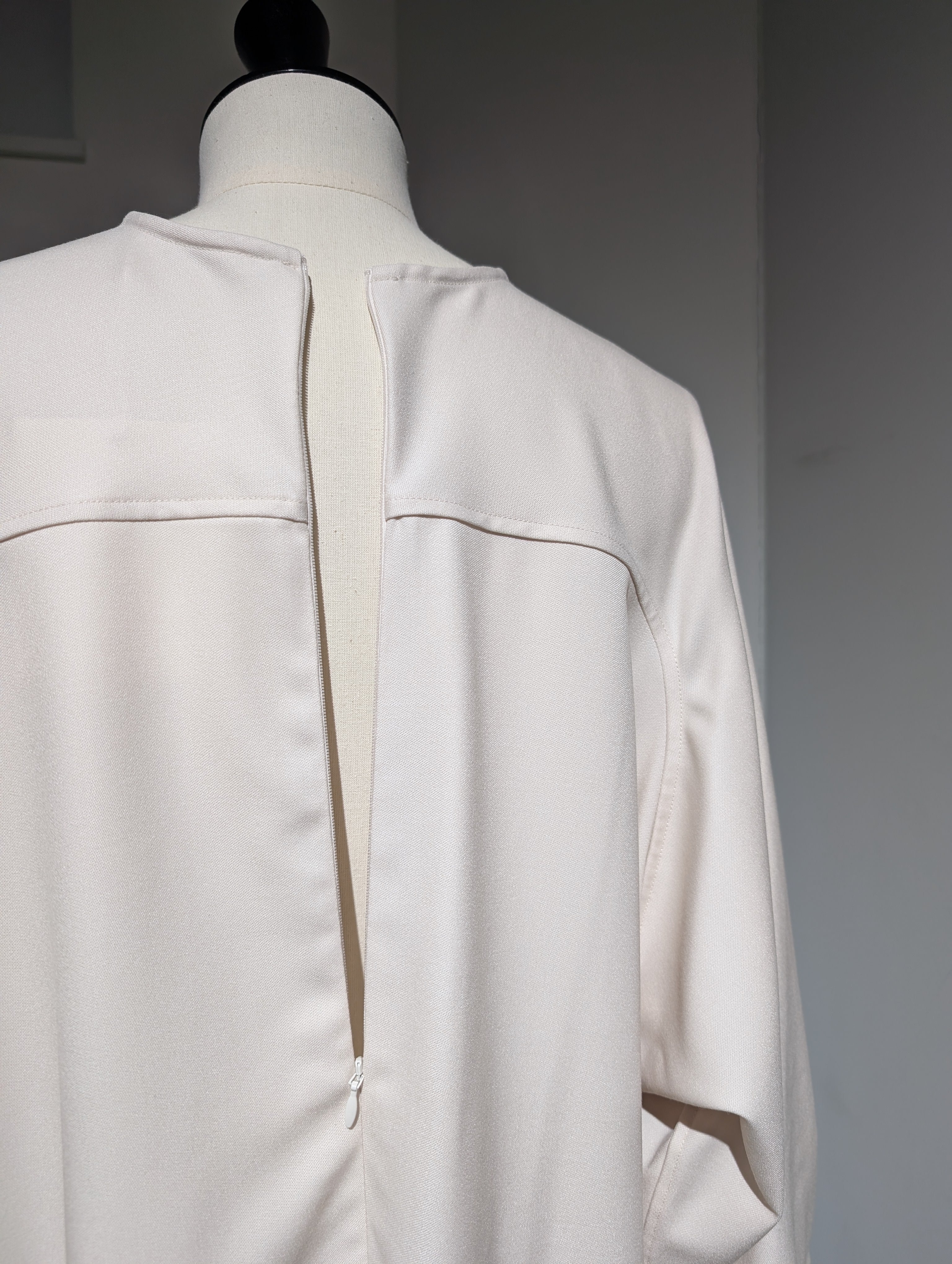 AEHRR 【Draping Yoke Raglan Sleeve C/N OP】