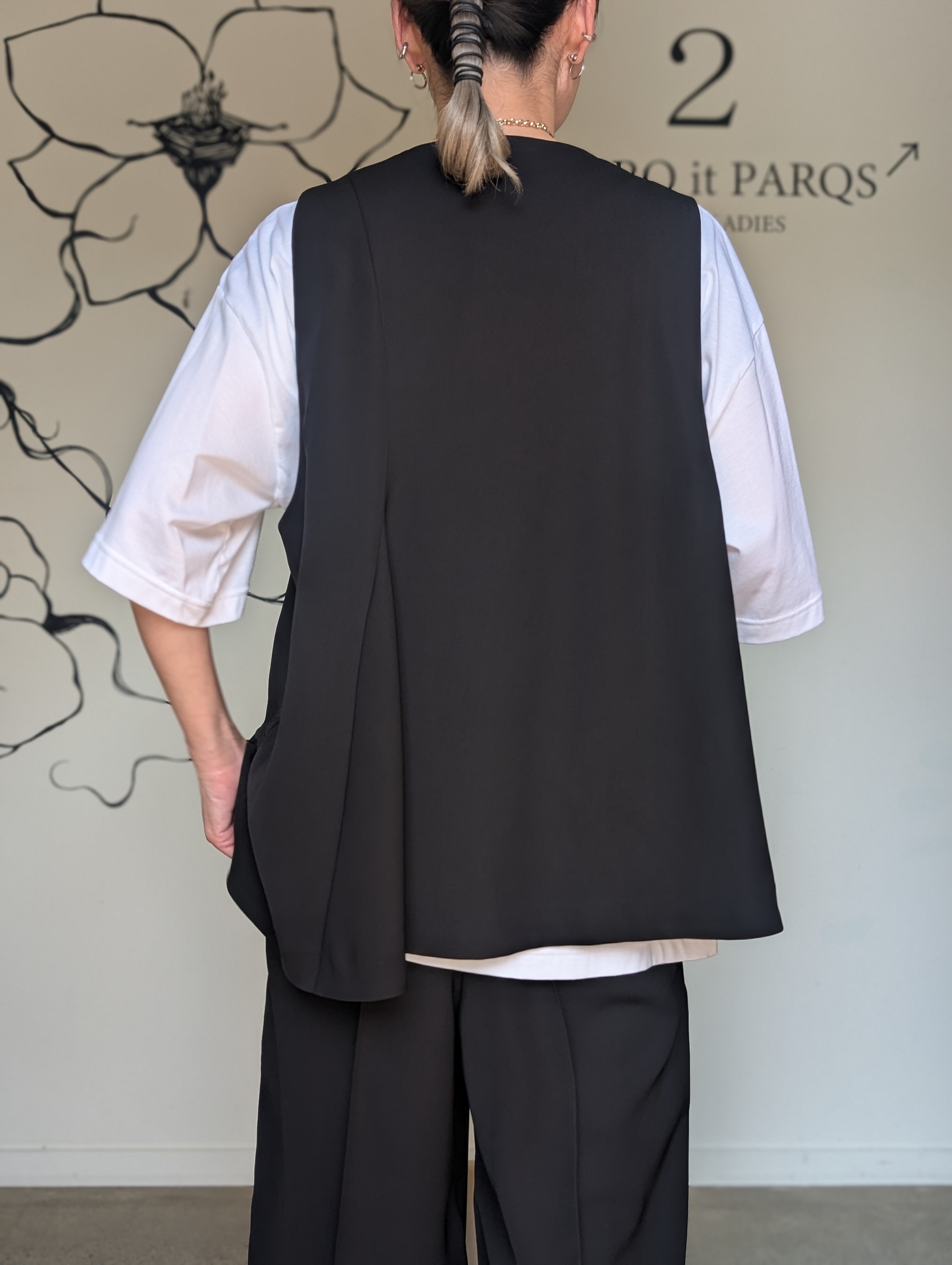 ENFOLD  FLARE VEST