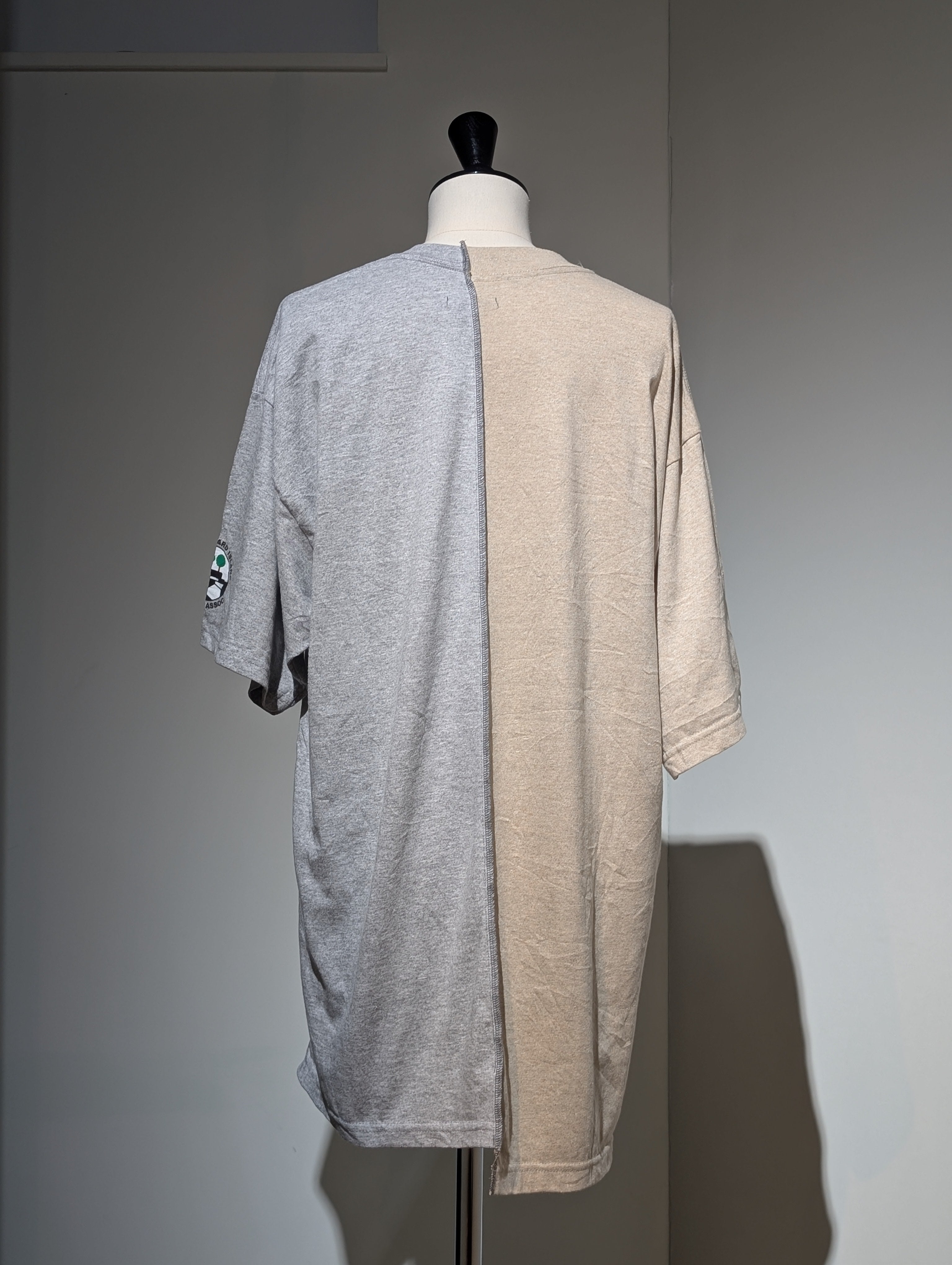 QUIITO HALF LOGO TEE