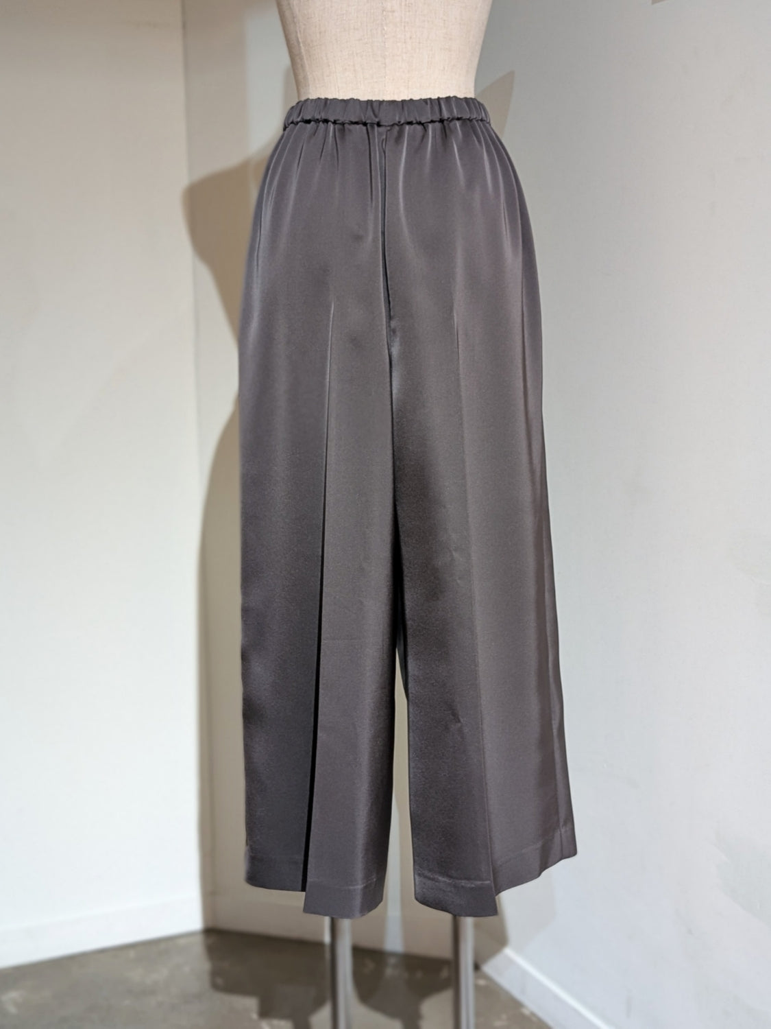 ENFOLD CROPPED SAROUEL-PANTS