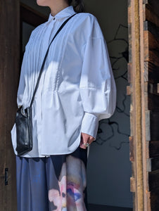ENFOLD  RANDOM‐TUCK SHIRT